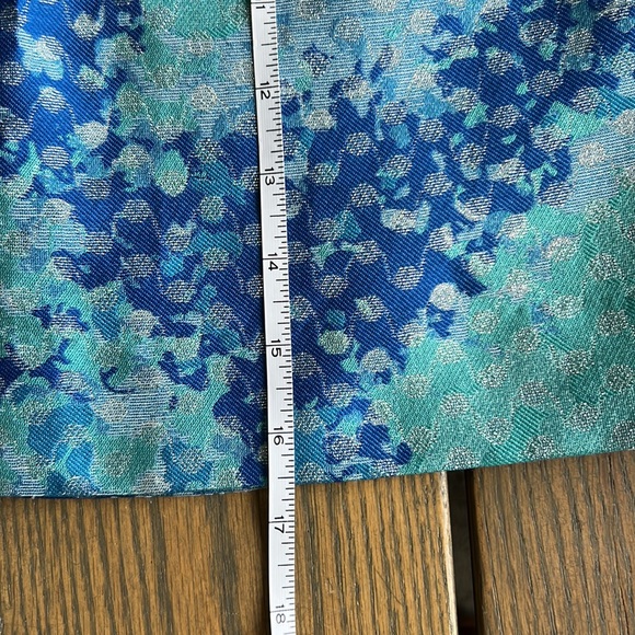 Beautiful textured H&M Mini Skirt - Sz 8 - Picture 10 of 12